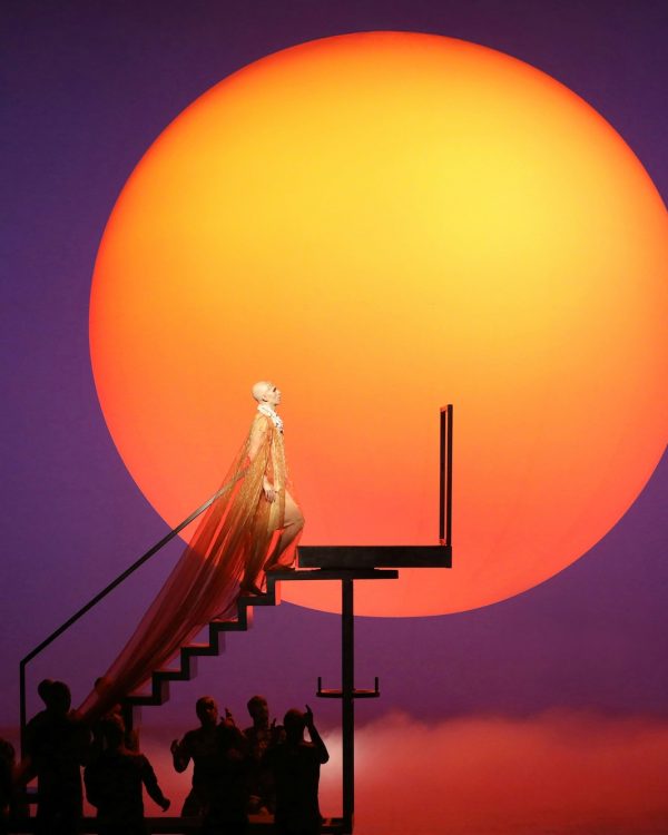 akhnaten_2016_credit_craig_t_mathew_la_opera_16204-0932_pr